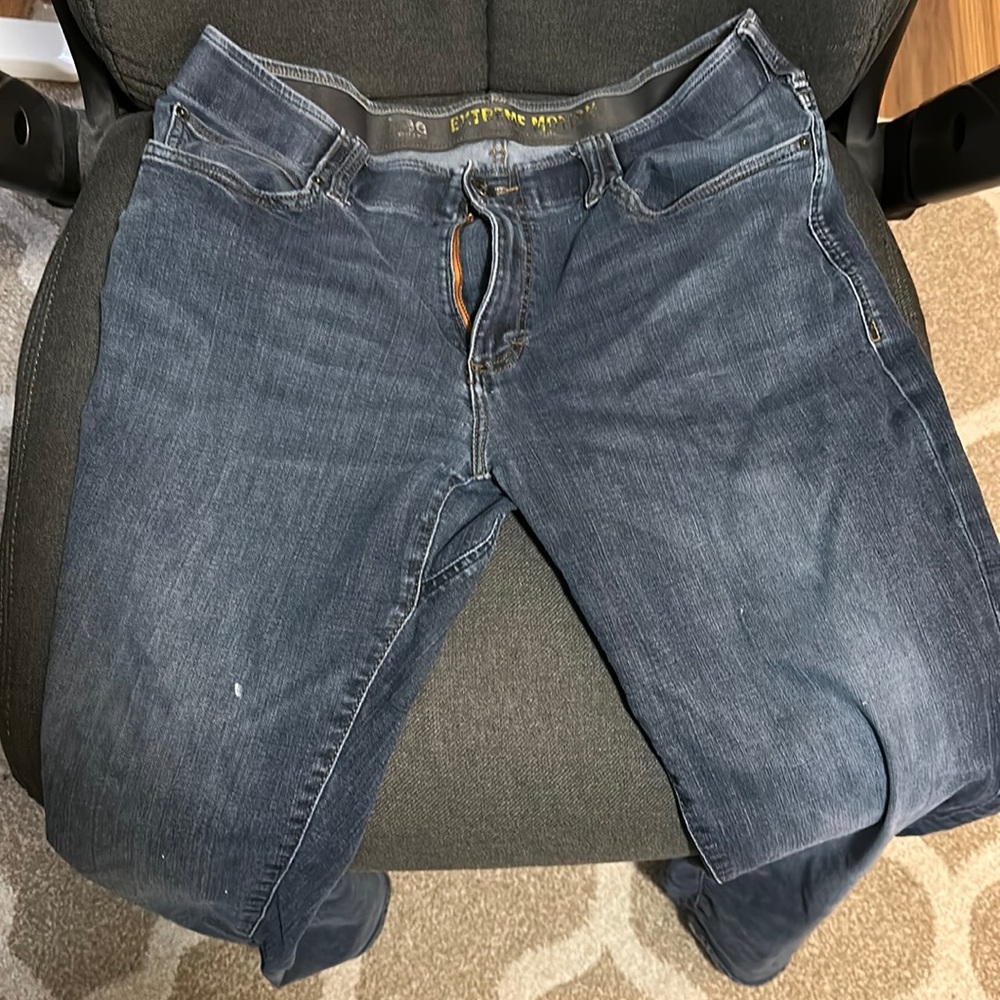Lee men’s extreme motion straight for jeans